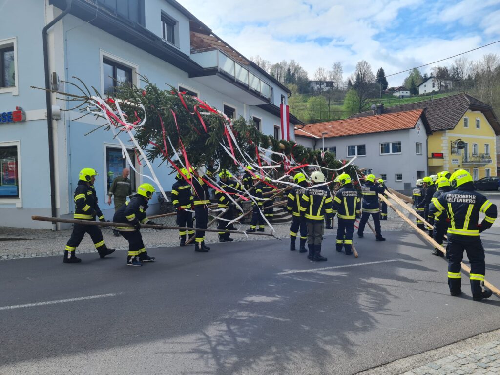 Einladung: Traditionelles Aufstellen des Maibaums am Sonntag 28.4