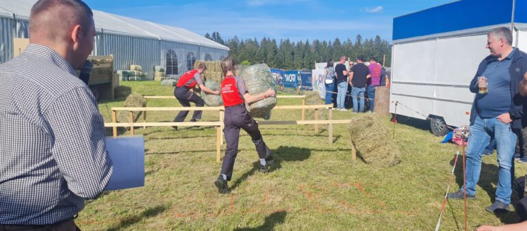 Heibünkö-Challenge am Altenschläger Fest