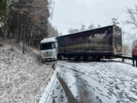 Verkehrsunfall – Aufräumarbeiten aufgrund winterlicher Fahrbahnverhältnisse